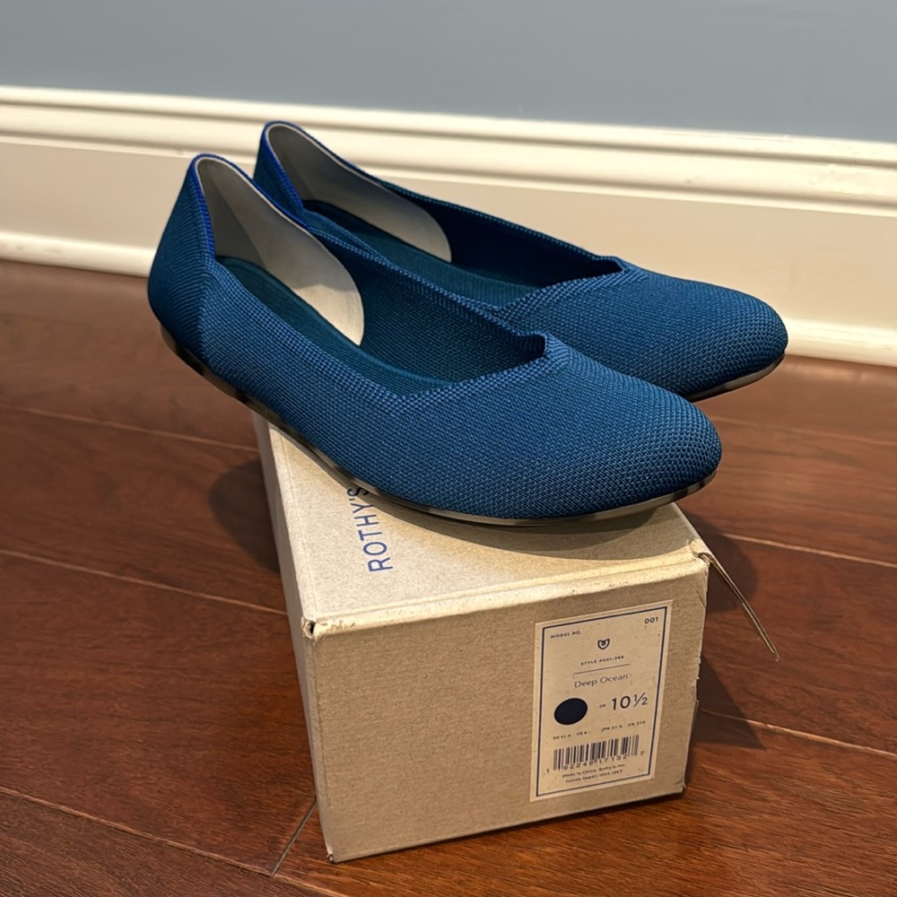 Brand New Rothy’s deep ocean women’s The Flat shoes new in box 10.5 10 1/2